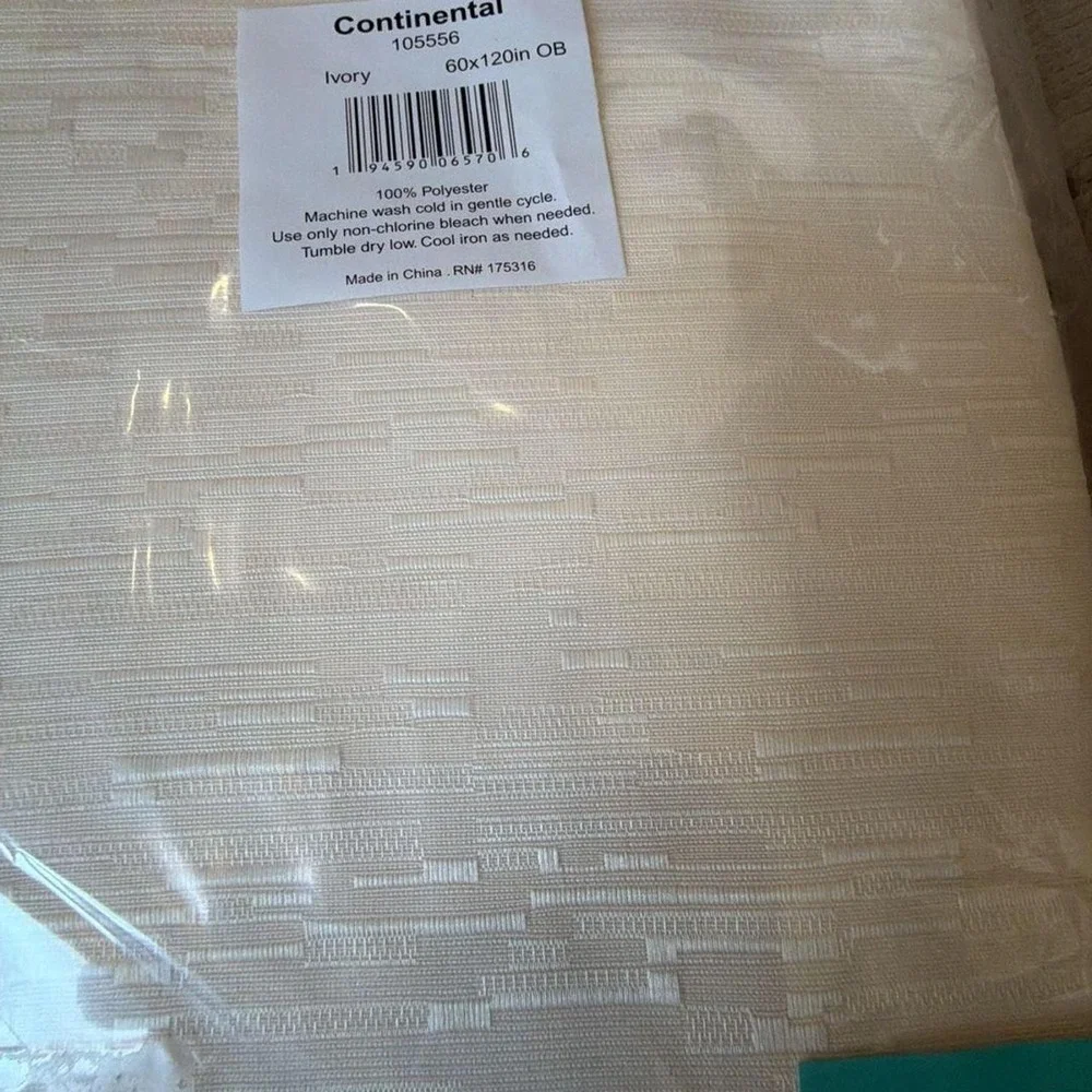 Continental 105556 Ivory Oblong Tablecloth 60x120 inches Brand new in